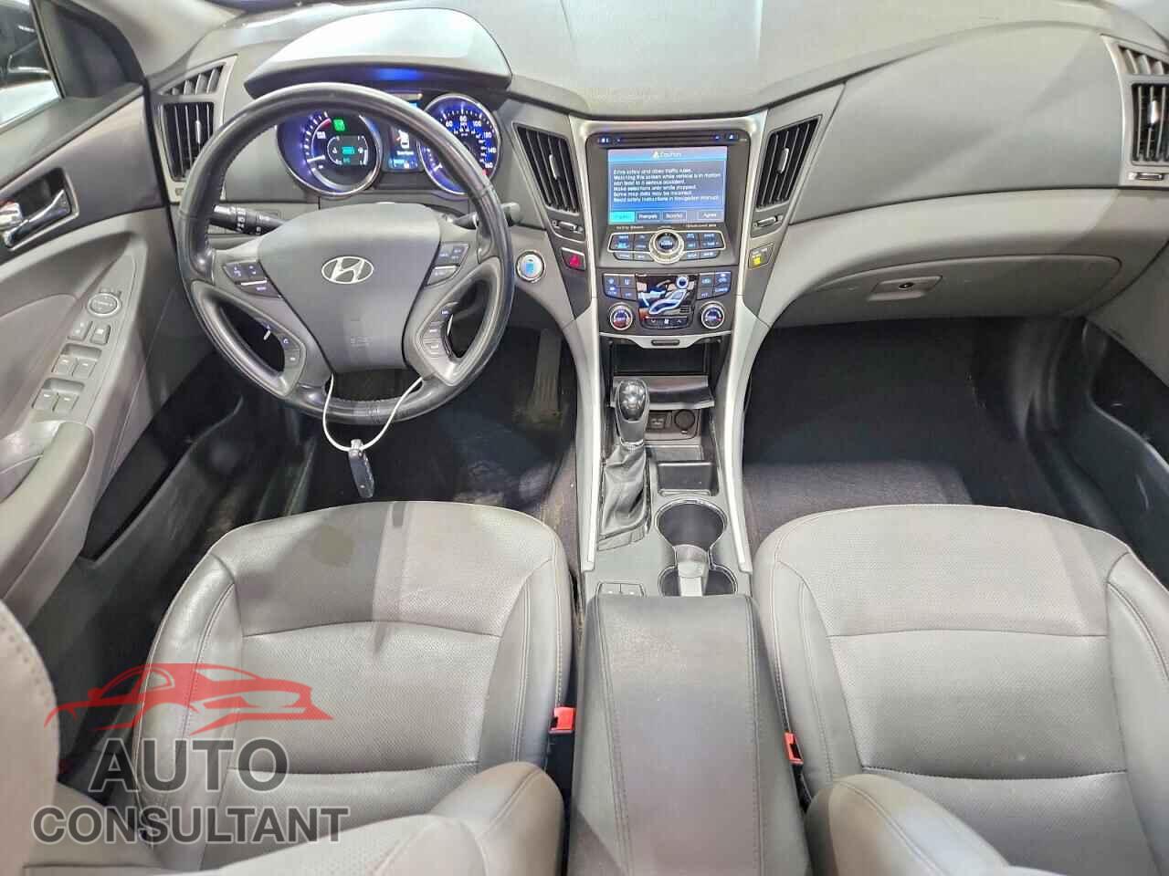 HYUNDAI SONATA 2014 - KMHEC4A48EA110068