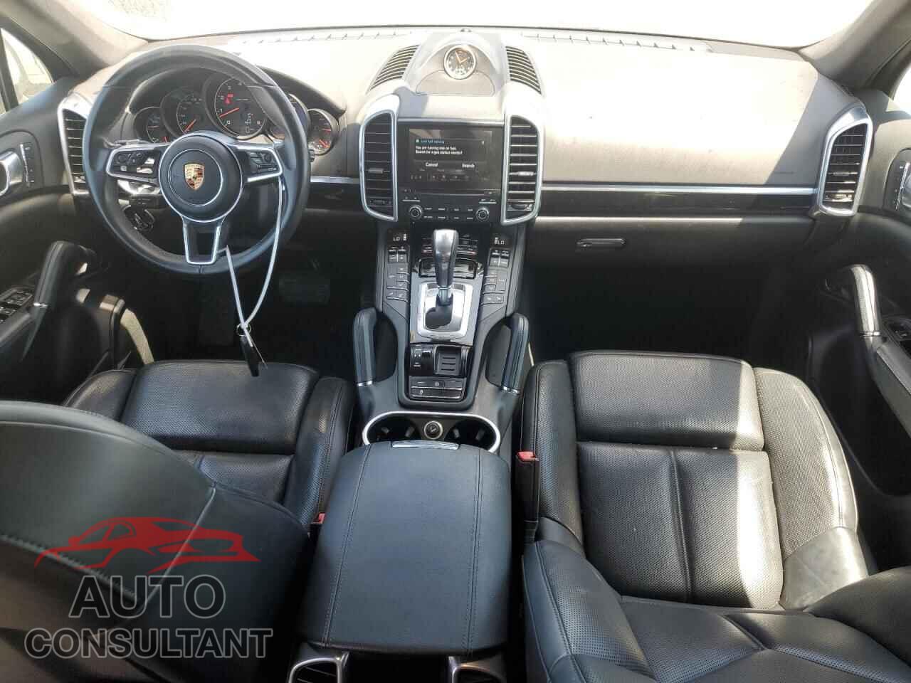 PORSCHE CAYENNE 2018 - WP1AA2A23JKA03931