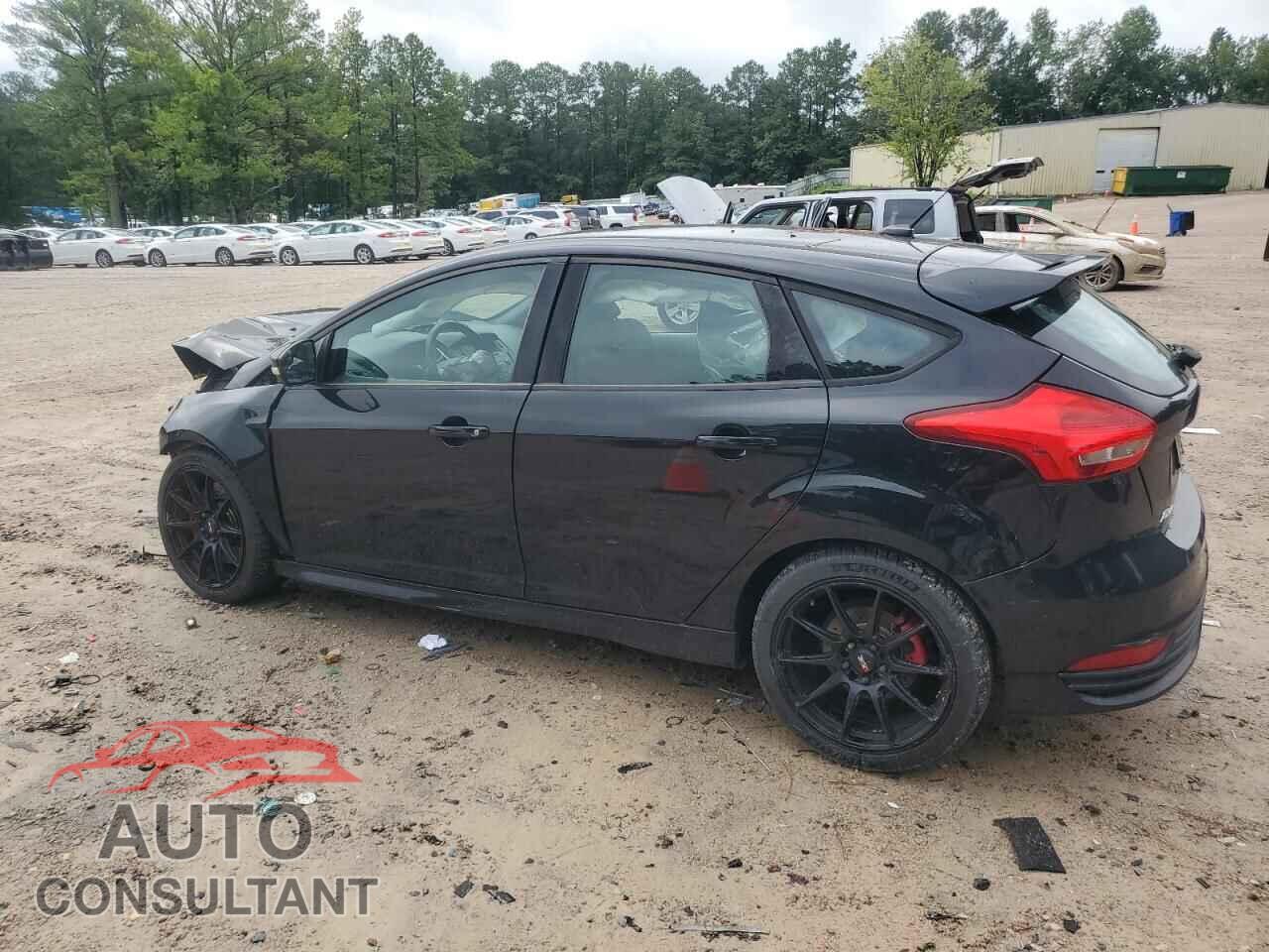 FORD FOCUS 2017 - 1FADP3L99HL258137