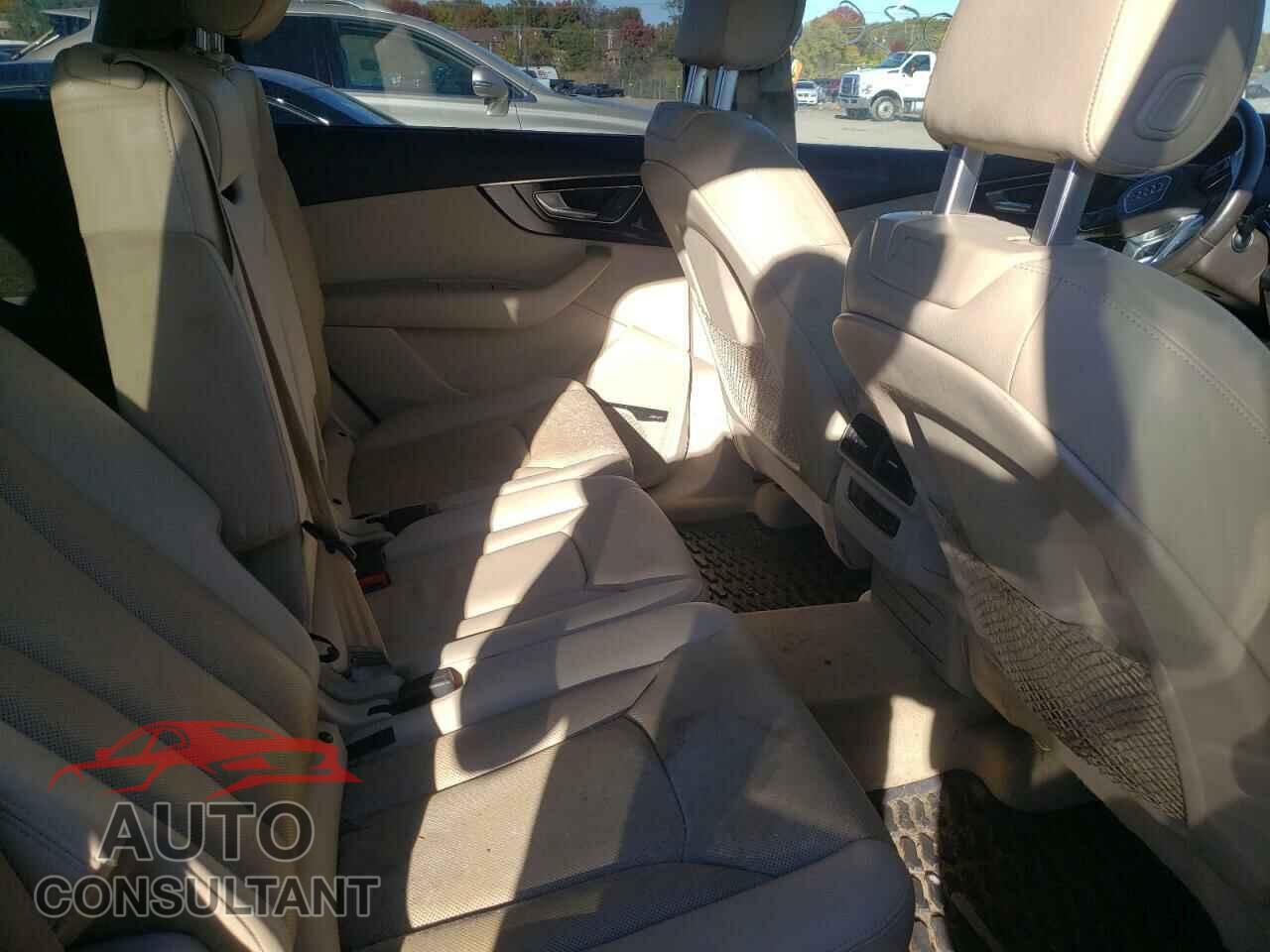 AUDI Q7 2017 - WA1LAAF70HD056667