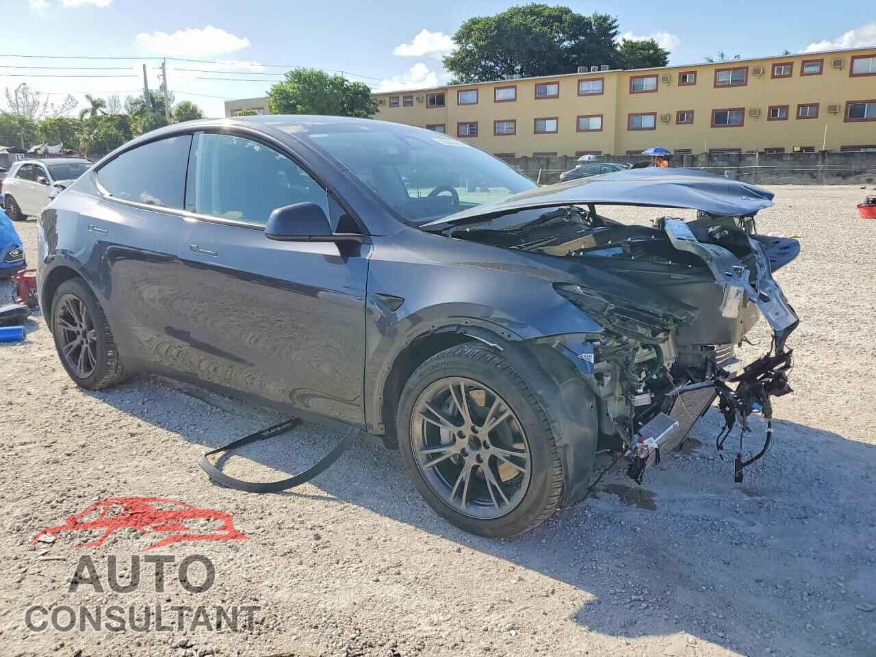 TESLA MODEL Y 2025 - 7SAYGDED0SA371522