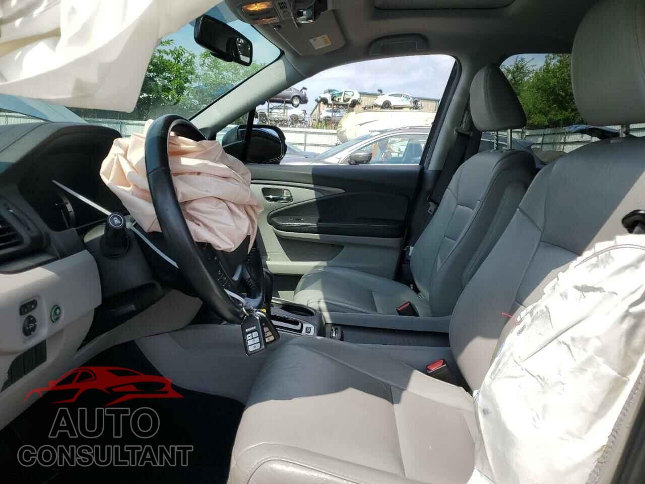 HONDA PILOT 2018 - 5FNYF6H57JB055861