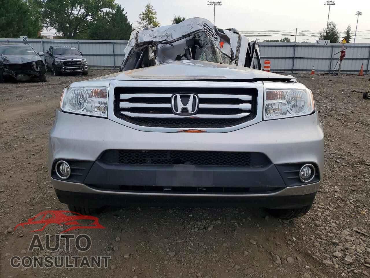 HONDA PILOT 2015 - 5FNYF4H57FB040806