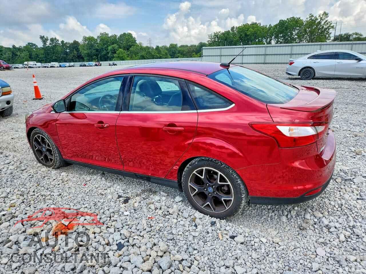 FORD FOCUS 2012 - 1FAHP3J21CL167086