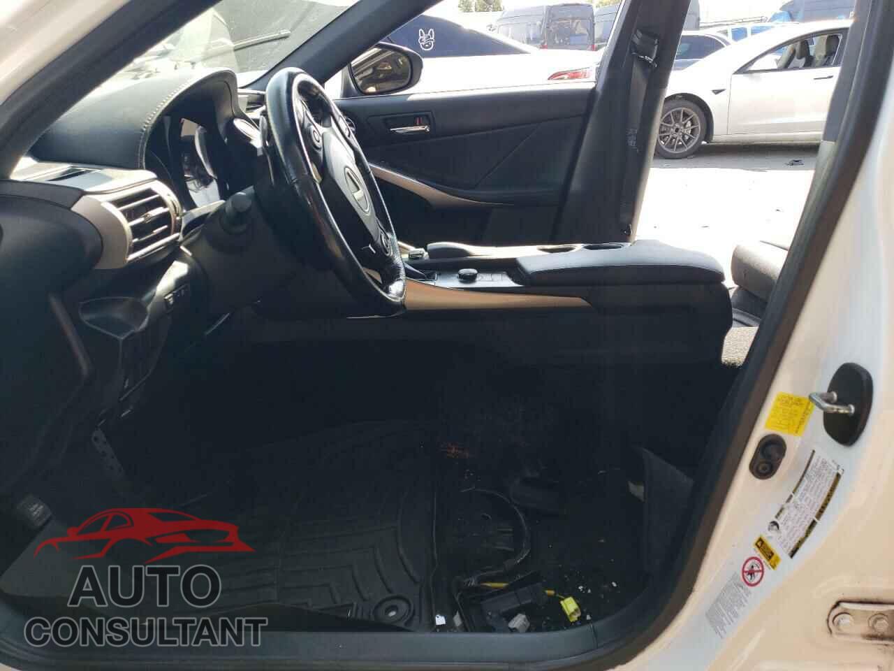 LEXUS IS 2016 - JTHBE1D25G5025130