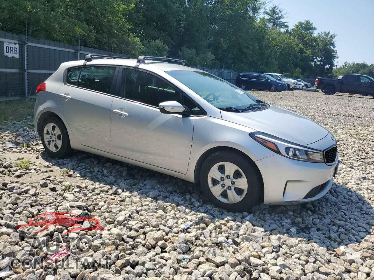 KIA FORTE 2018 - KNAFK5A80J5772859