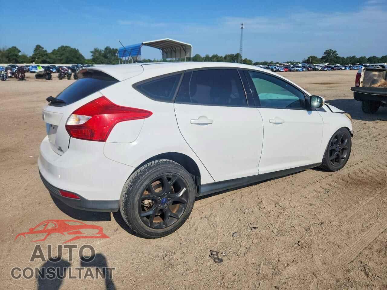 FORD FOCUS 2014 - 1FADP3K23EL213047
