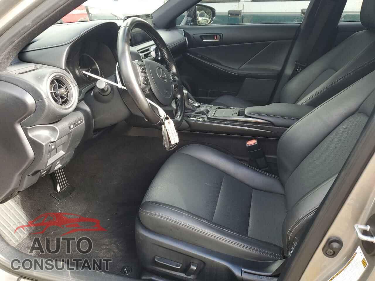 LEXUS IS 2021 - JTHC81F27M5046257