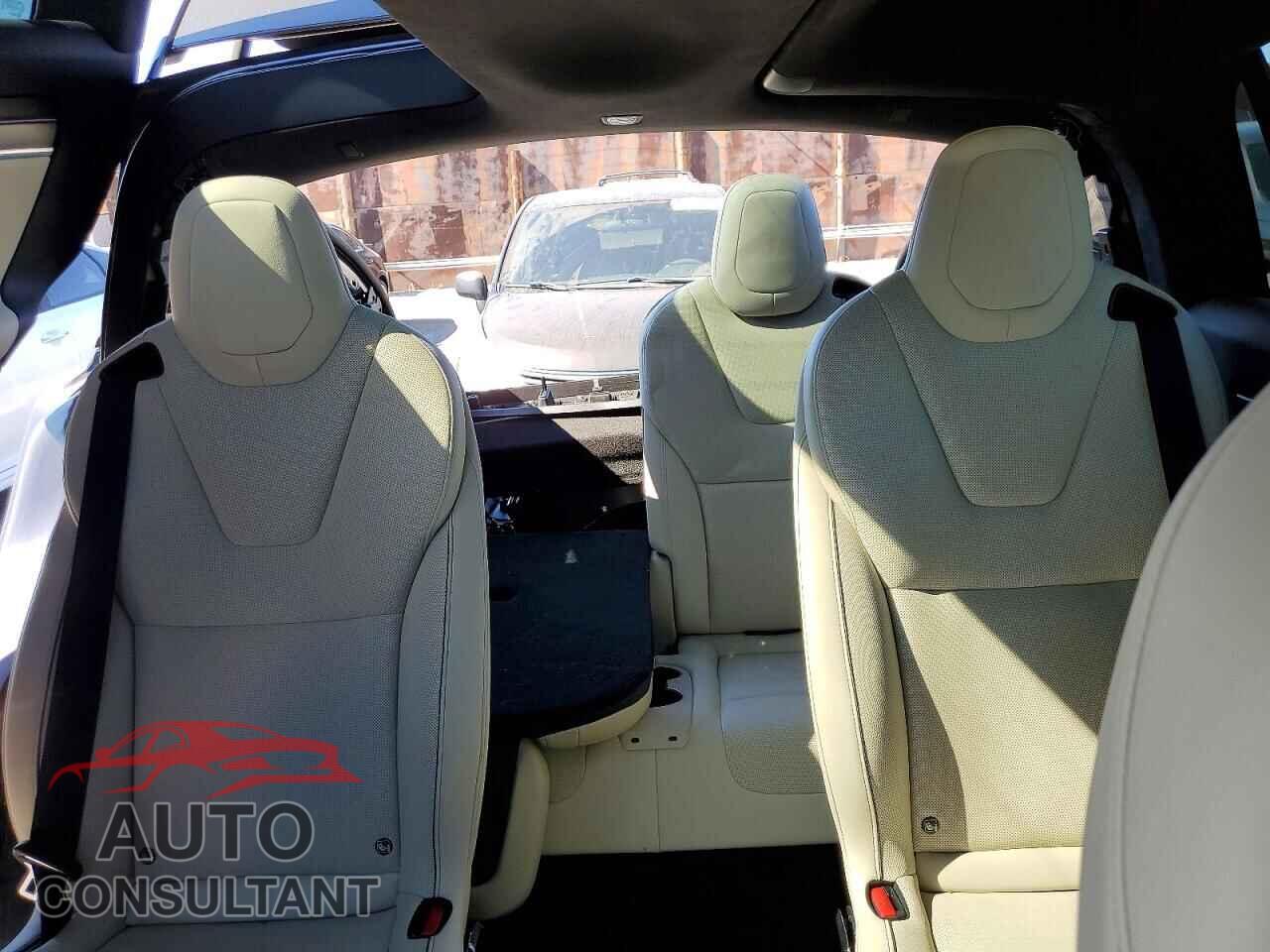TESLA MODEL X 2022 - 7SAXCBE68NF329510