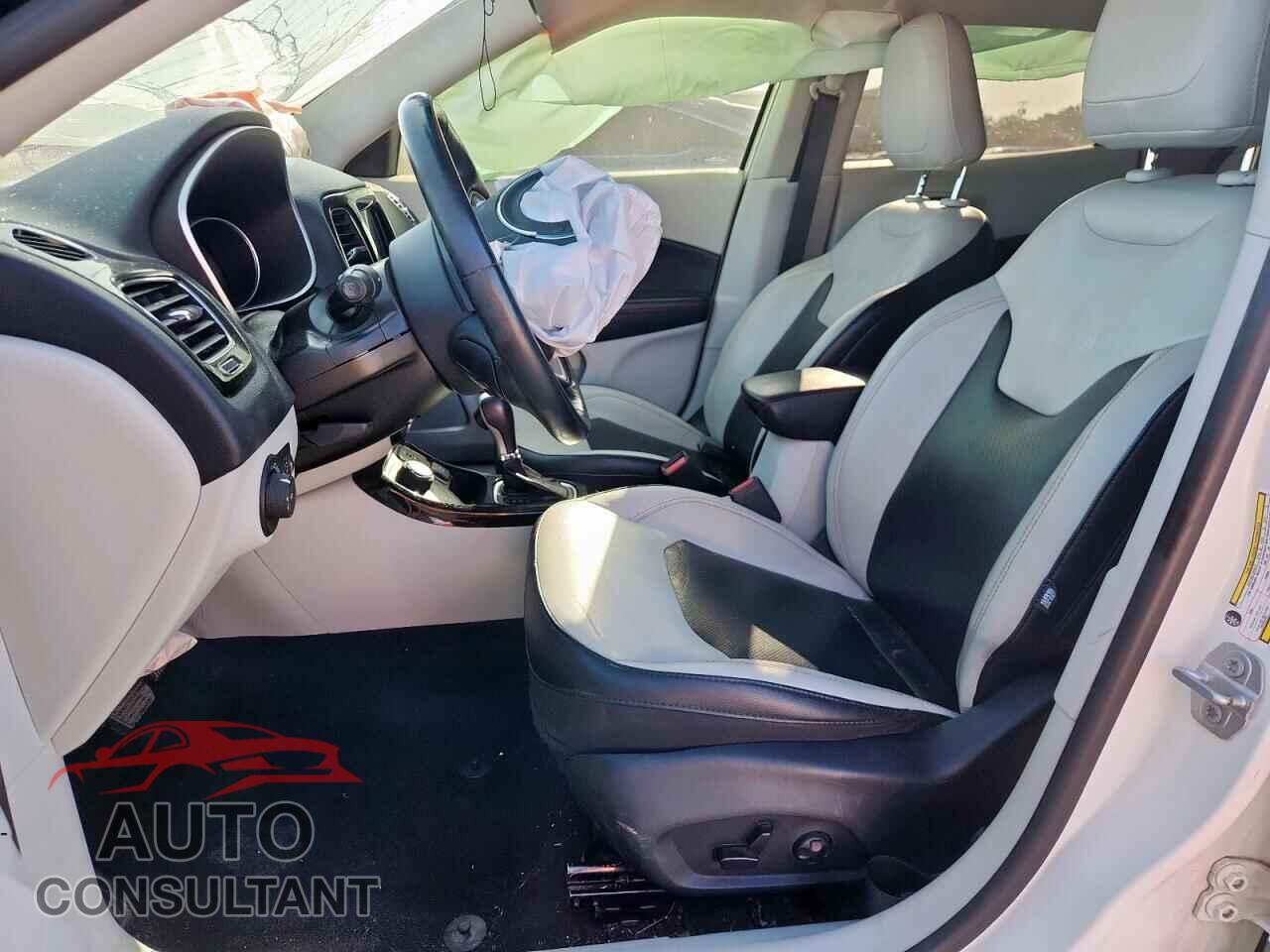 JEEP COMPASS 2019 - 3C4NJDCB2KT599335