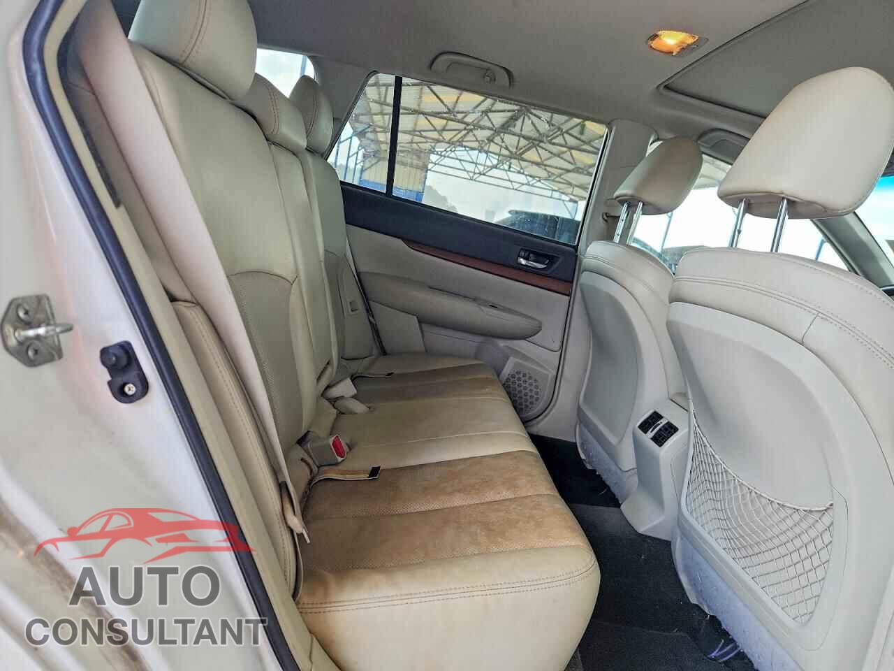 SUBARU OUTBACK 2013 - 4S4BRCPC8D3226058