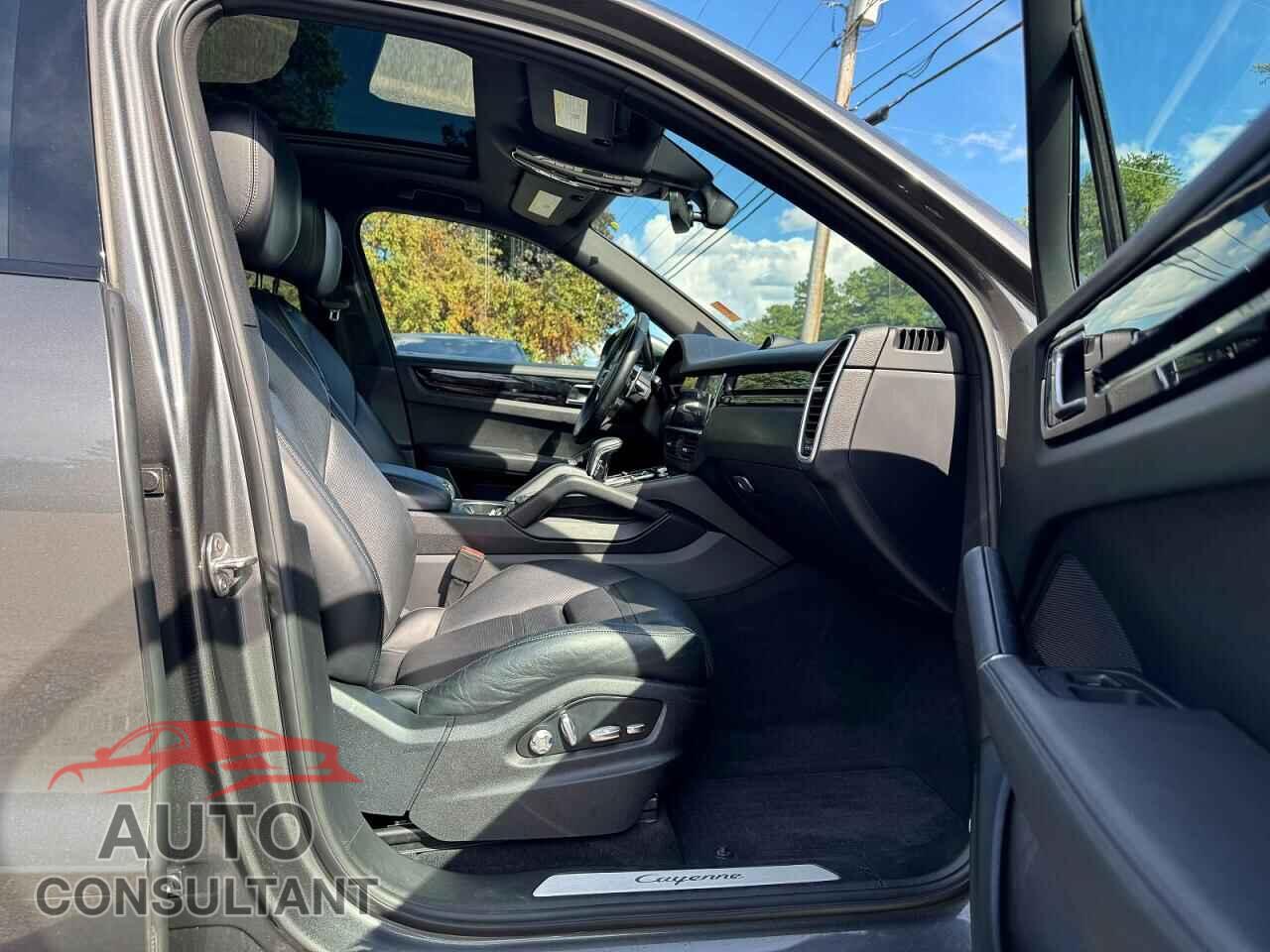 PORSCHE CAYENNE 2019 - WP1AA2AY9KDA07377