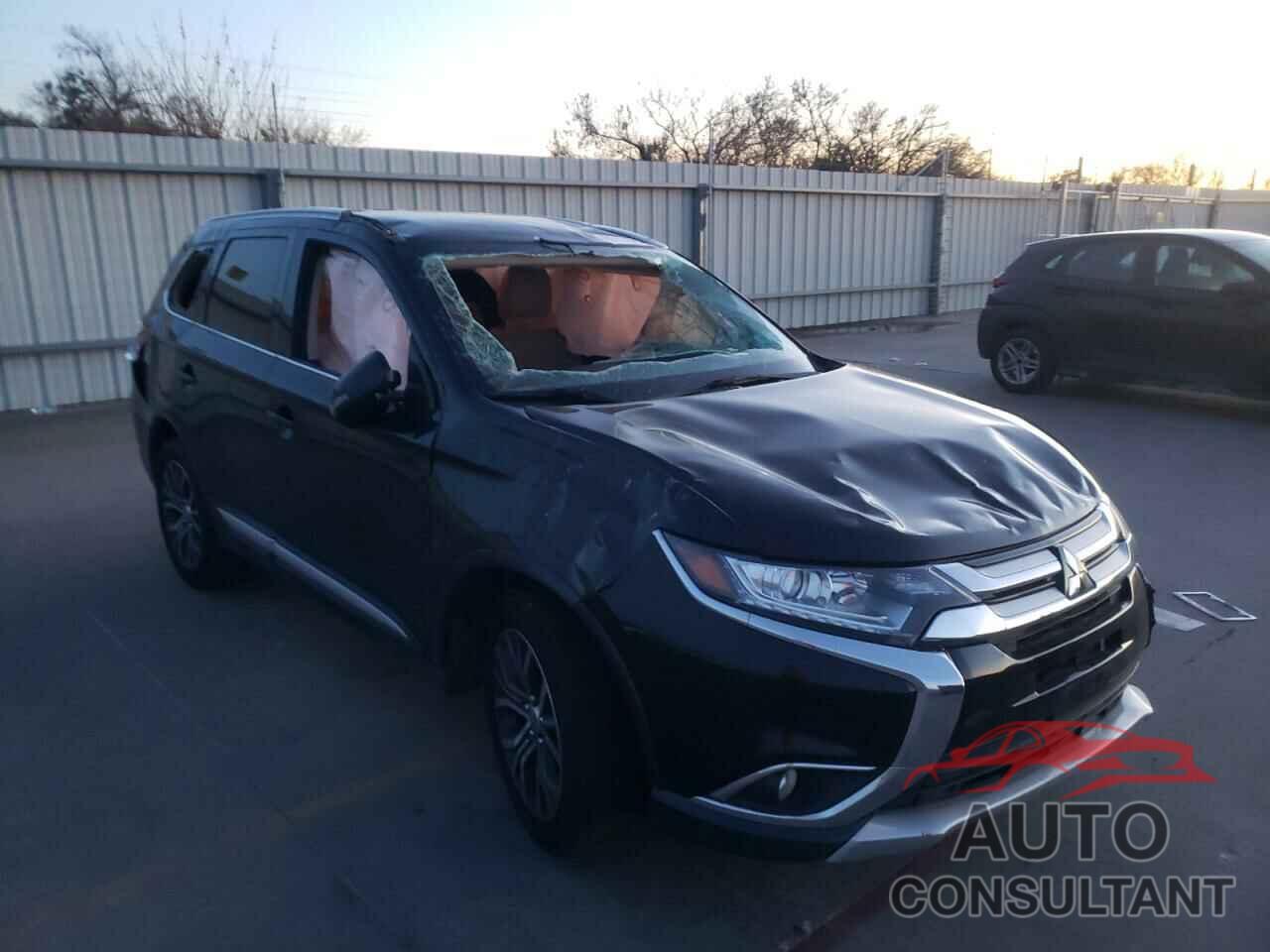 MITSUBISHI OUTLANDER 2018 - JA4AD3A38JZ000368