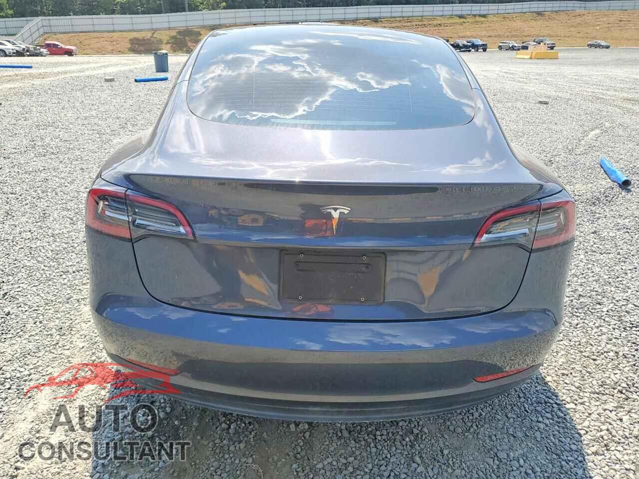TESLA MODEL 3 2023 - 5YJ3E1EA5PF697652