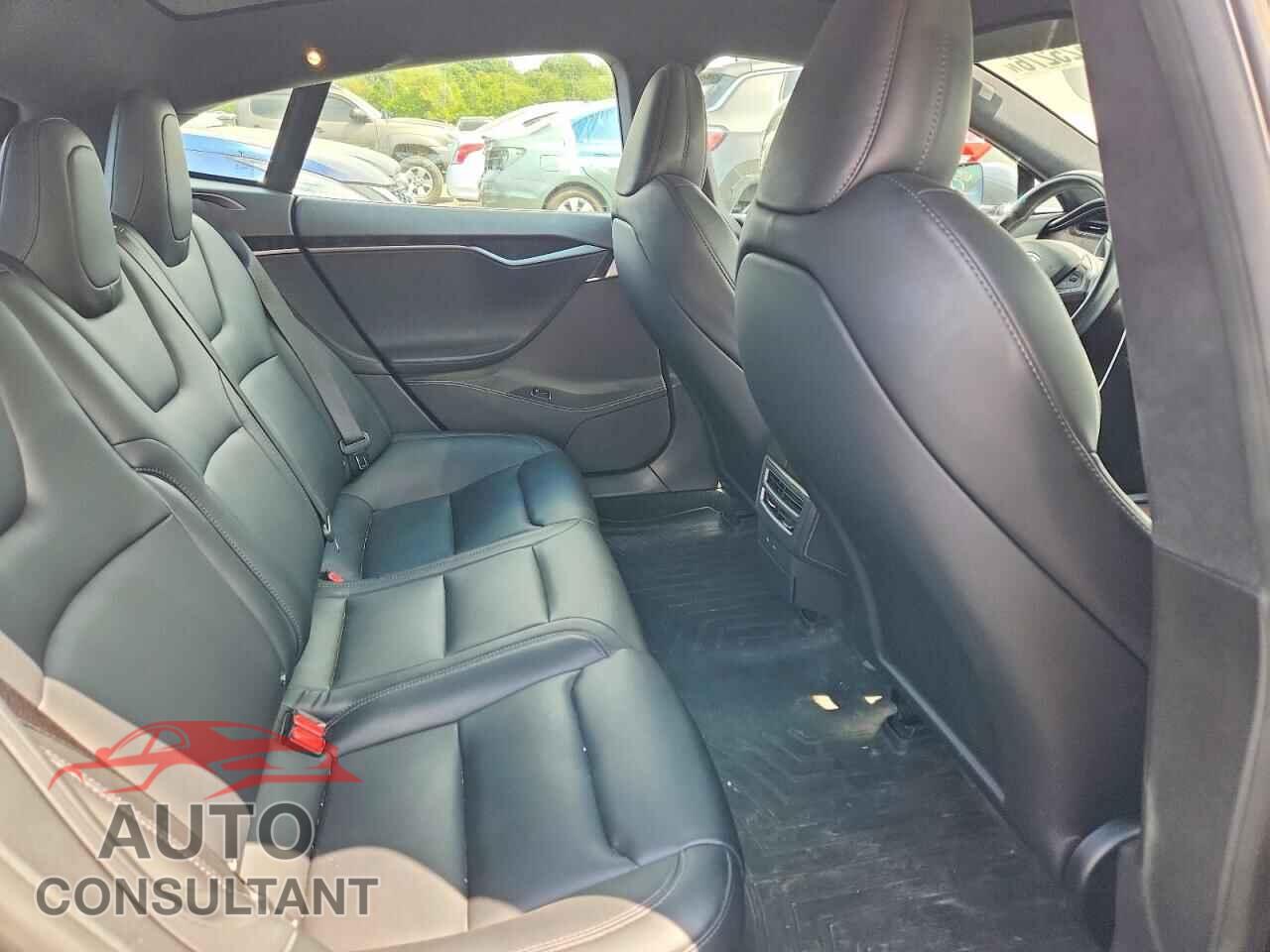 TESLA MODEL S 2021 - 5YJSA1E24MF426738