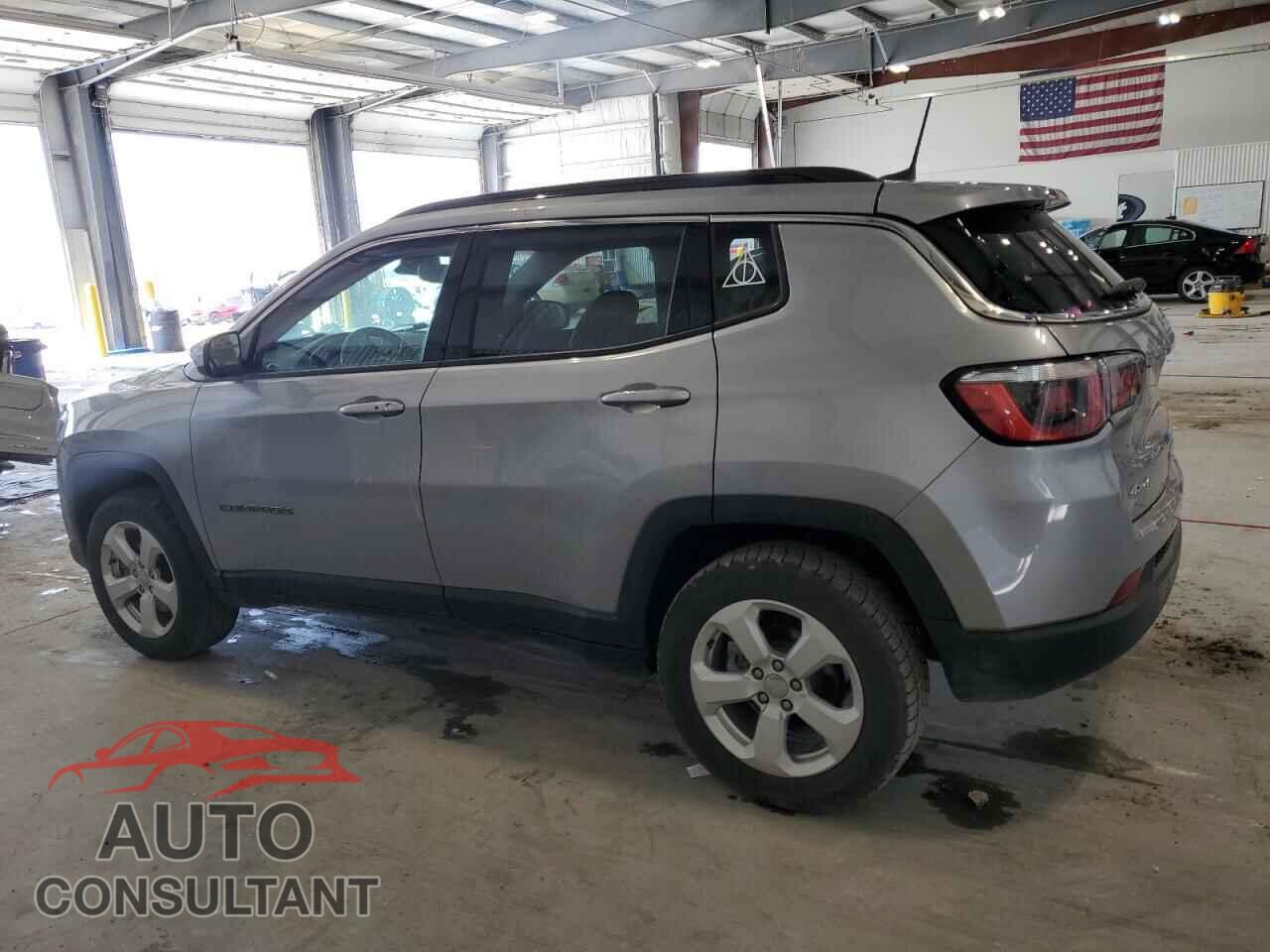 JEEP COMPASS 2018 - 3C4NJDBB8JT393677