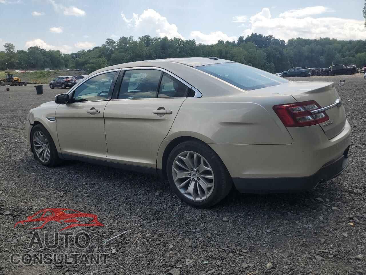 FORD TAURUS 2018 - 1FAHP2F82JG109761