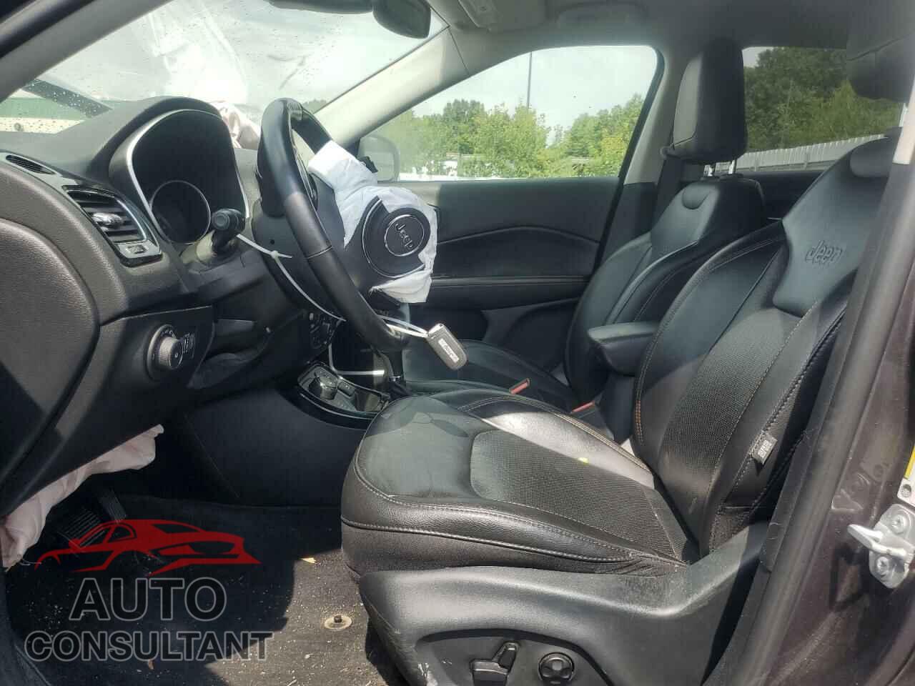 JEEP COMPASS 2019 - 3C4NJDCB5KT679647