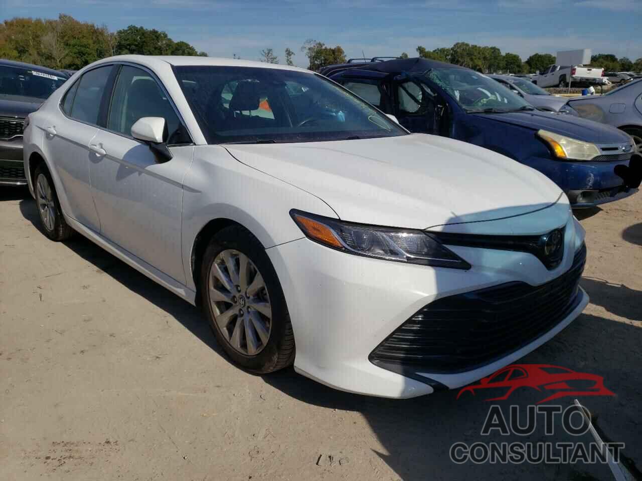 TOYOTA CAMRY 2018 - 4T1B11HK8JU068389