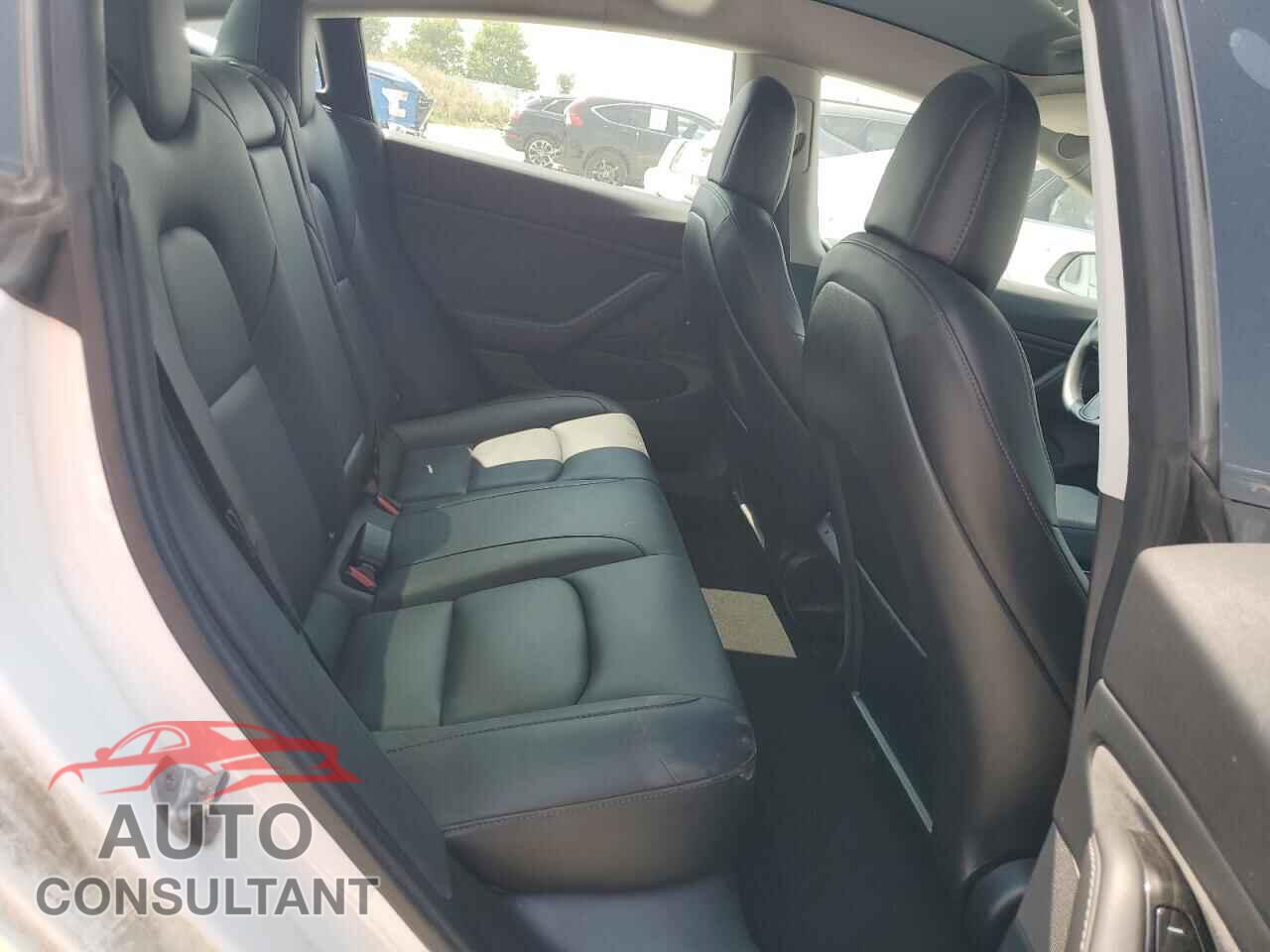 TESLA MODEL 3 2018 - 5YJ3E1EB2JF092455