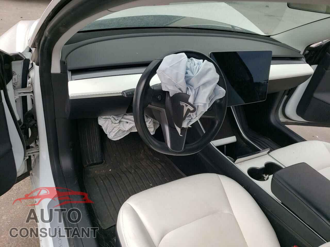 TESLA MODEL 3 2018 - 5YJ3E1EB8JF081637