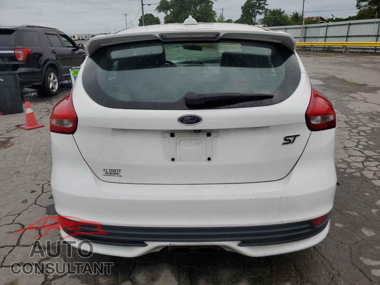 FORD FOCUS 2015 - 1FADP3L91FL220592