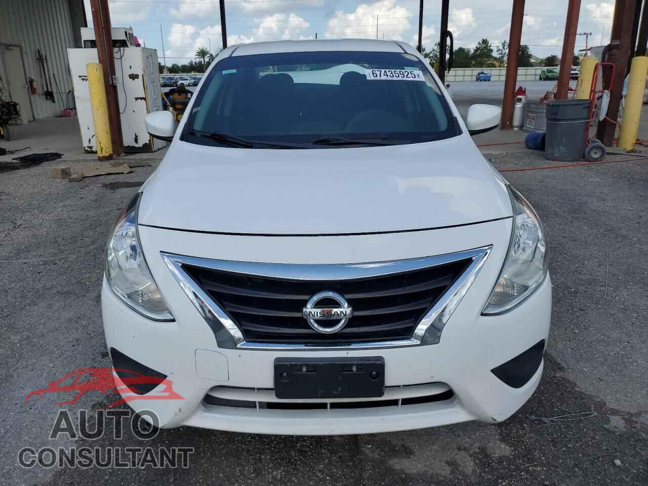 NISSAN VERSA 2017 - 3N1CN7AP1HL890819