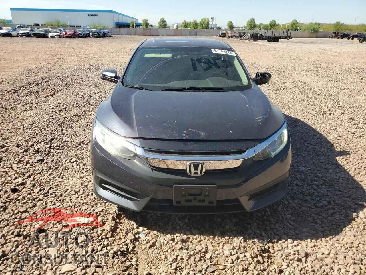 HONDA CIVIC 2018 - 2HGFC2F72JH520104