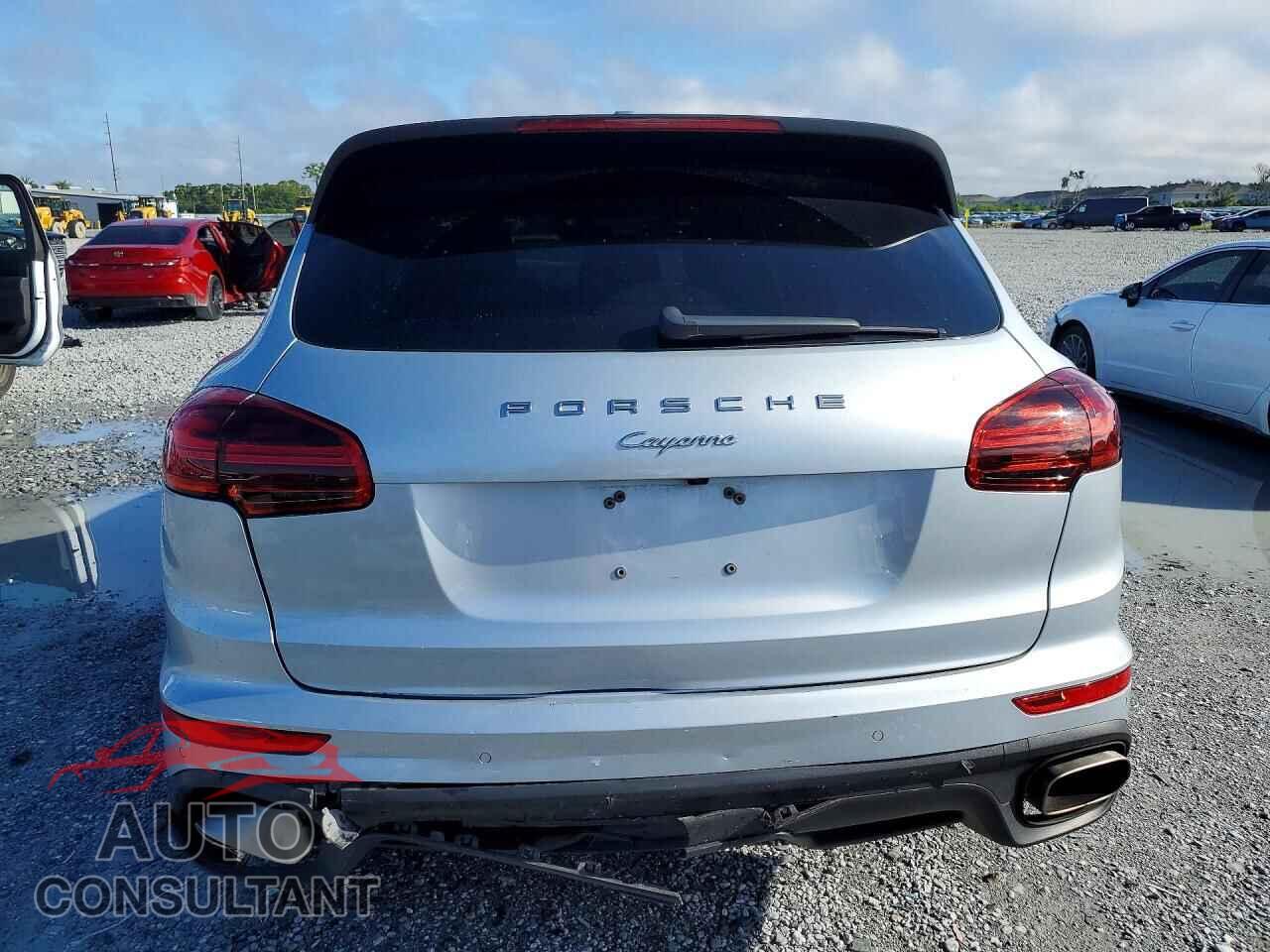 PORSCHE CAYENNE 2016 - WP1AF2A26GKA44922