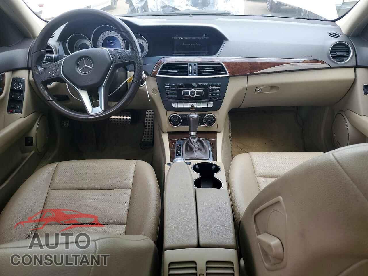 MERCEDES-BENZ C-CLASS 2013 - WDDGF8AB8DR290572