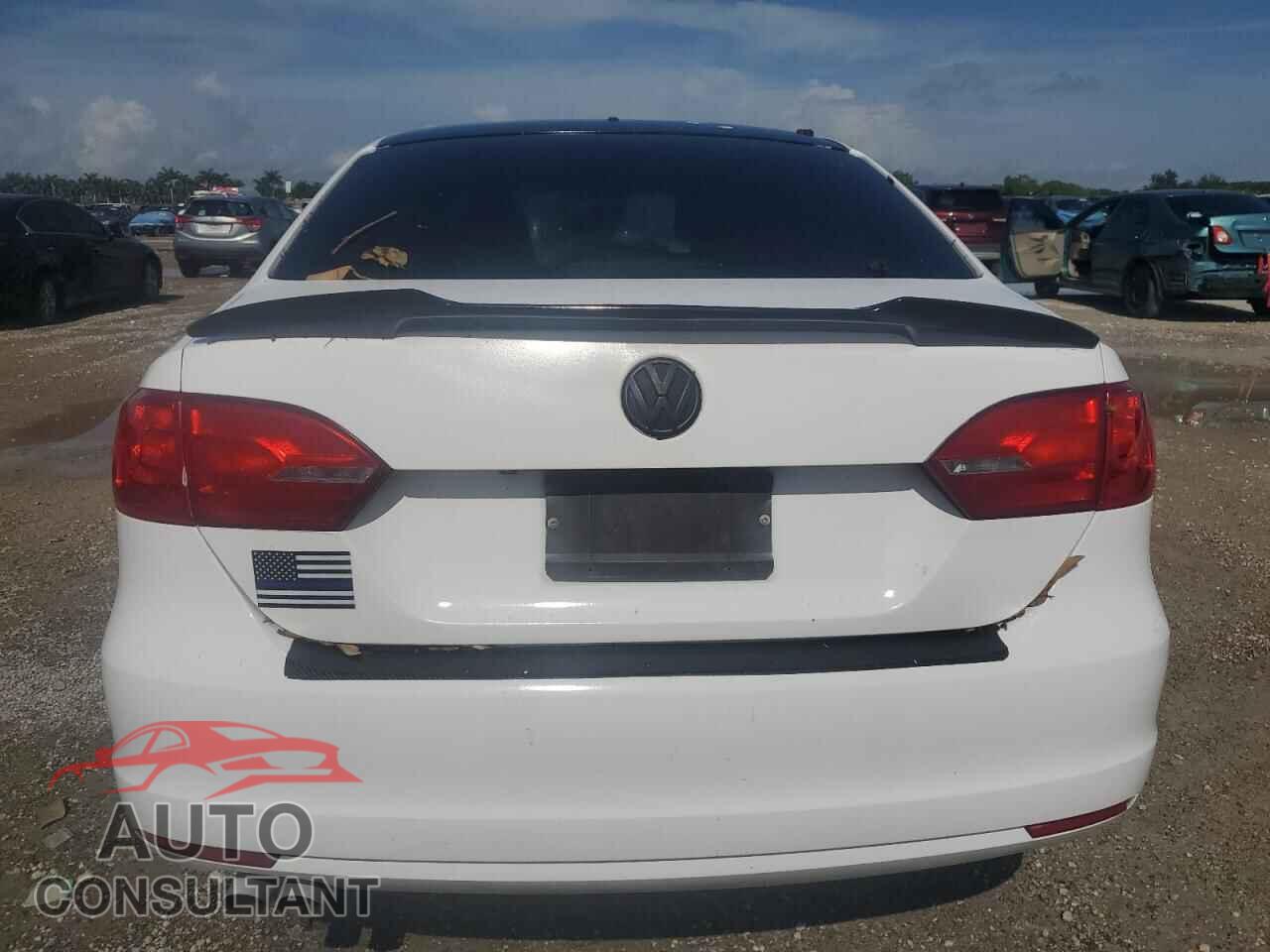 VOLKSWAGEN JETTA 2012 - 3VWDX7AJ1CM350622
