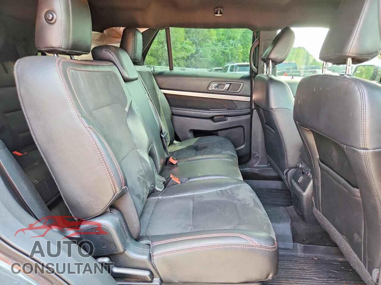 FORD EXPLORER 2018 - 1FM5K7D86JGB08152