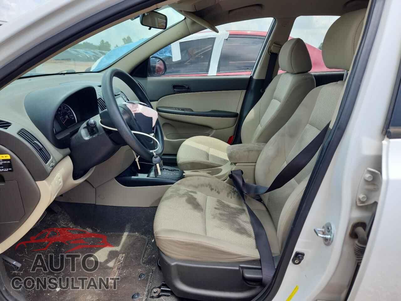 HYUNDAI ELANTRA 2012 - KMHDB8AE4CU127945
