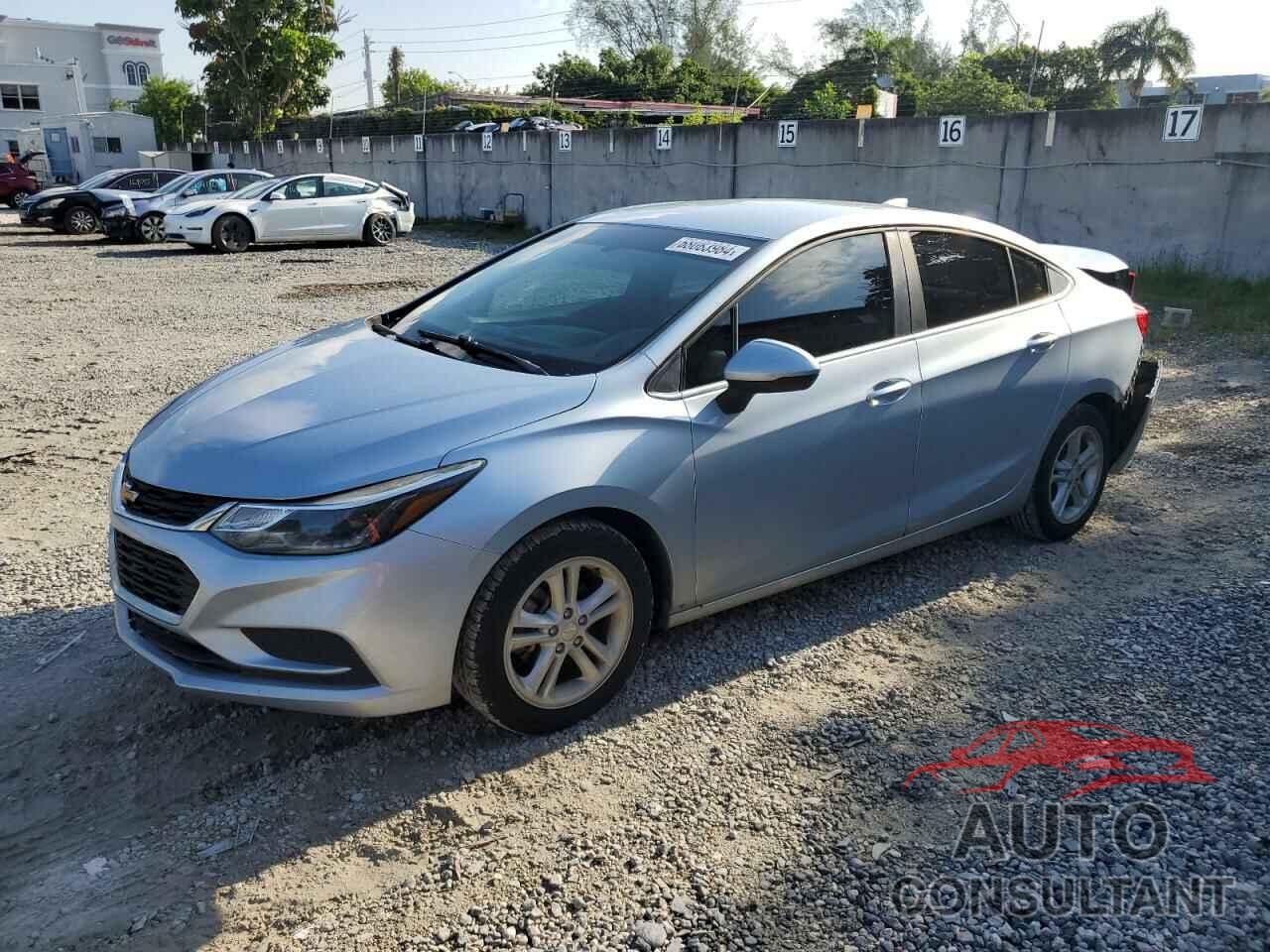 CHEVROLET CRUZE 2018 - 1G1BE5SM4J7195092