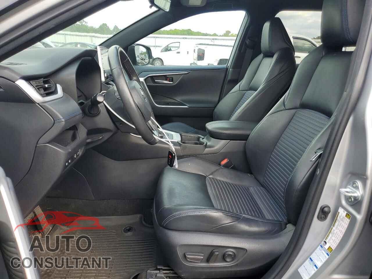 TOYOTA RAV4 2021 - 2T3E6RFV9MW019840
