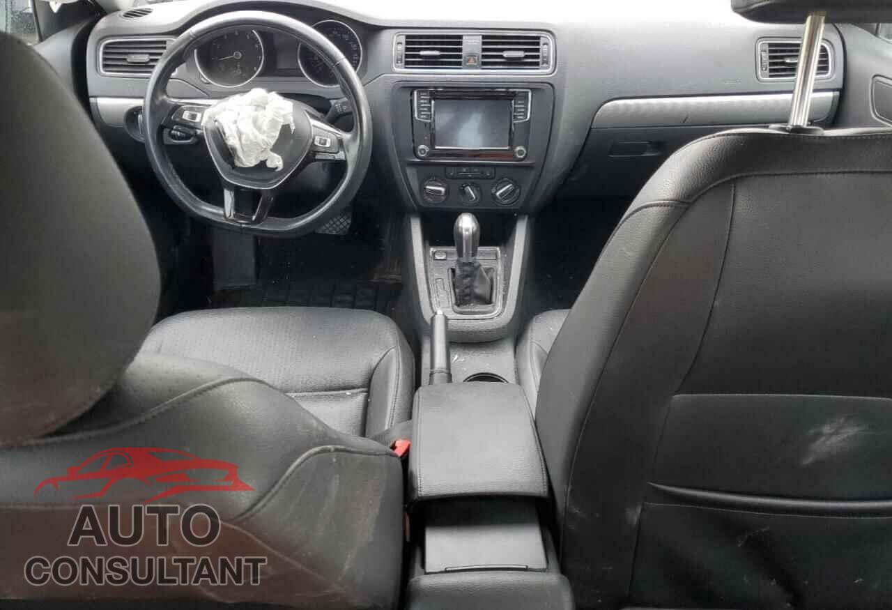 VOLKSWAGEN JETTA 2017 - 3VWDB7AJ5HM387436