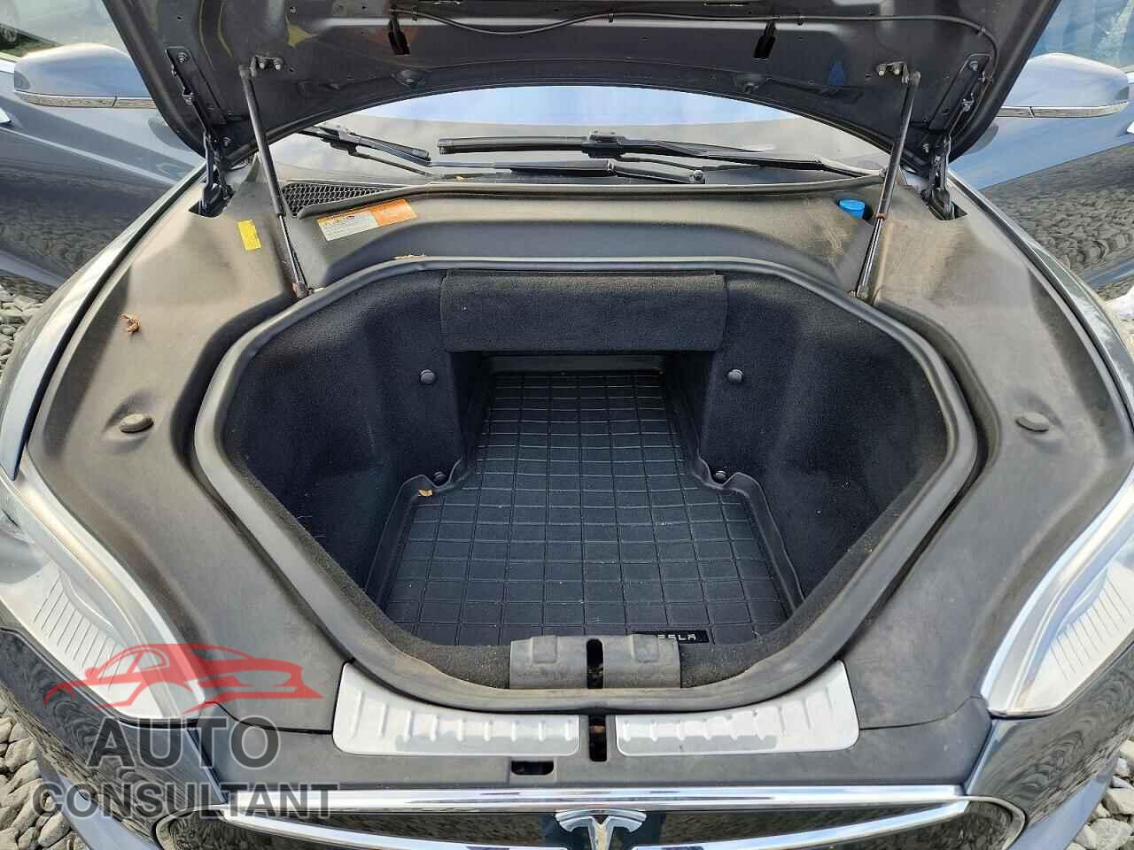 TESLA MODEL S 2013 - 5YJSA1DP2DFP16036