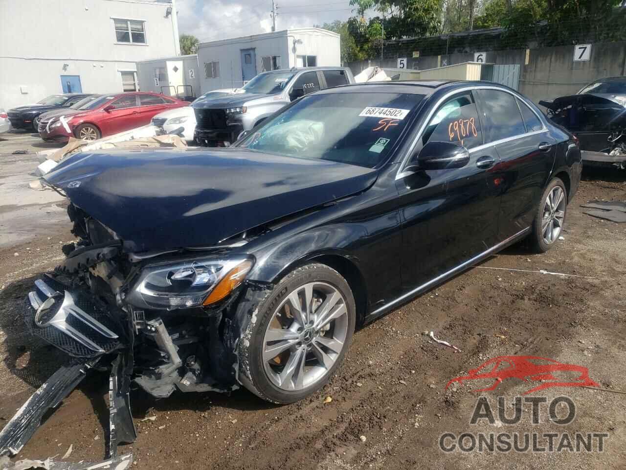 MERCEDES-BENZ C-CLASS 2018 - 55SWF4JB1JU238568