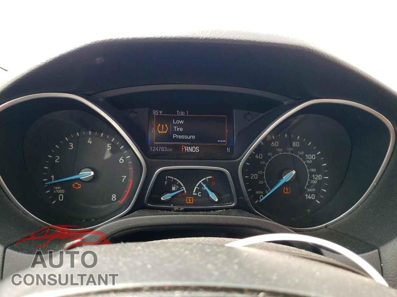 FORD FOCUS 2015 - 1FADP3F20FL310461