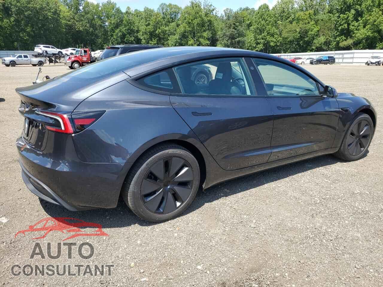 TESLA MODEL 3 2025 - 5YJ3E1EA2SF043877
