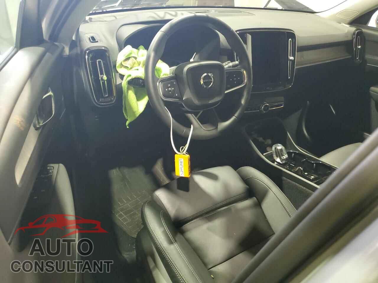VOLVO XC40 PLUS 2025 - YV4L12UC1S2492407