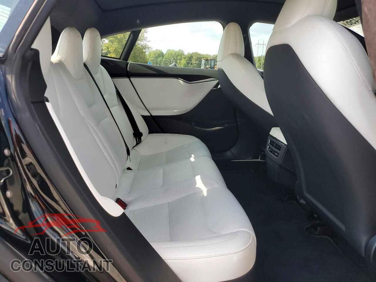 TESLA MODEL S 2021 - 5YJSA1E2XMF426047