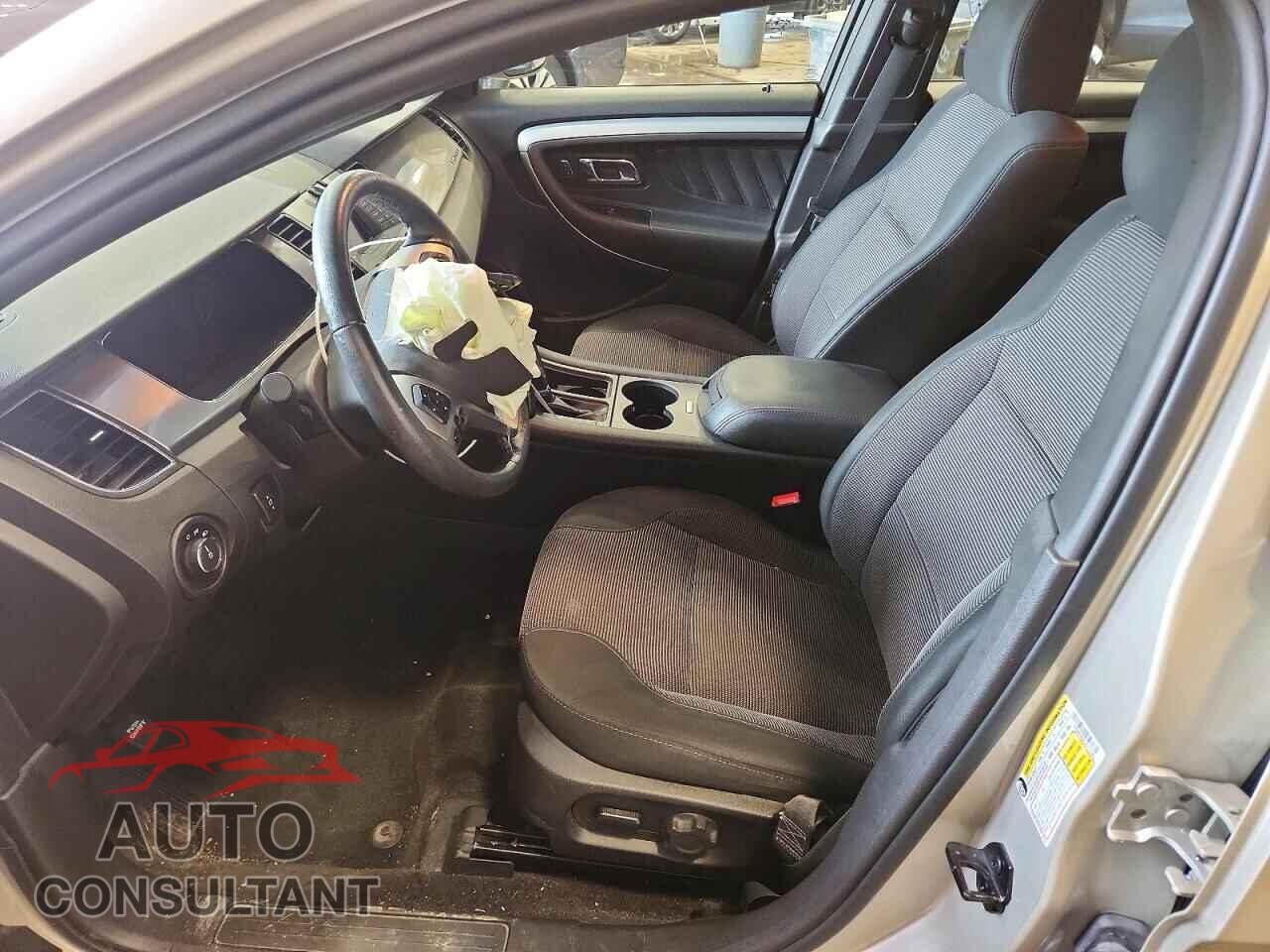 FORD TAURUS 2018 - 1FAHP2E82JG117361