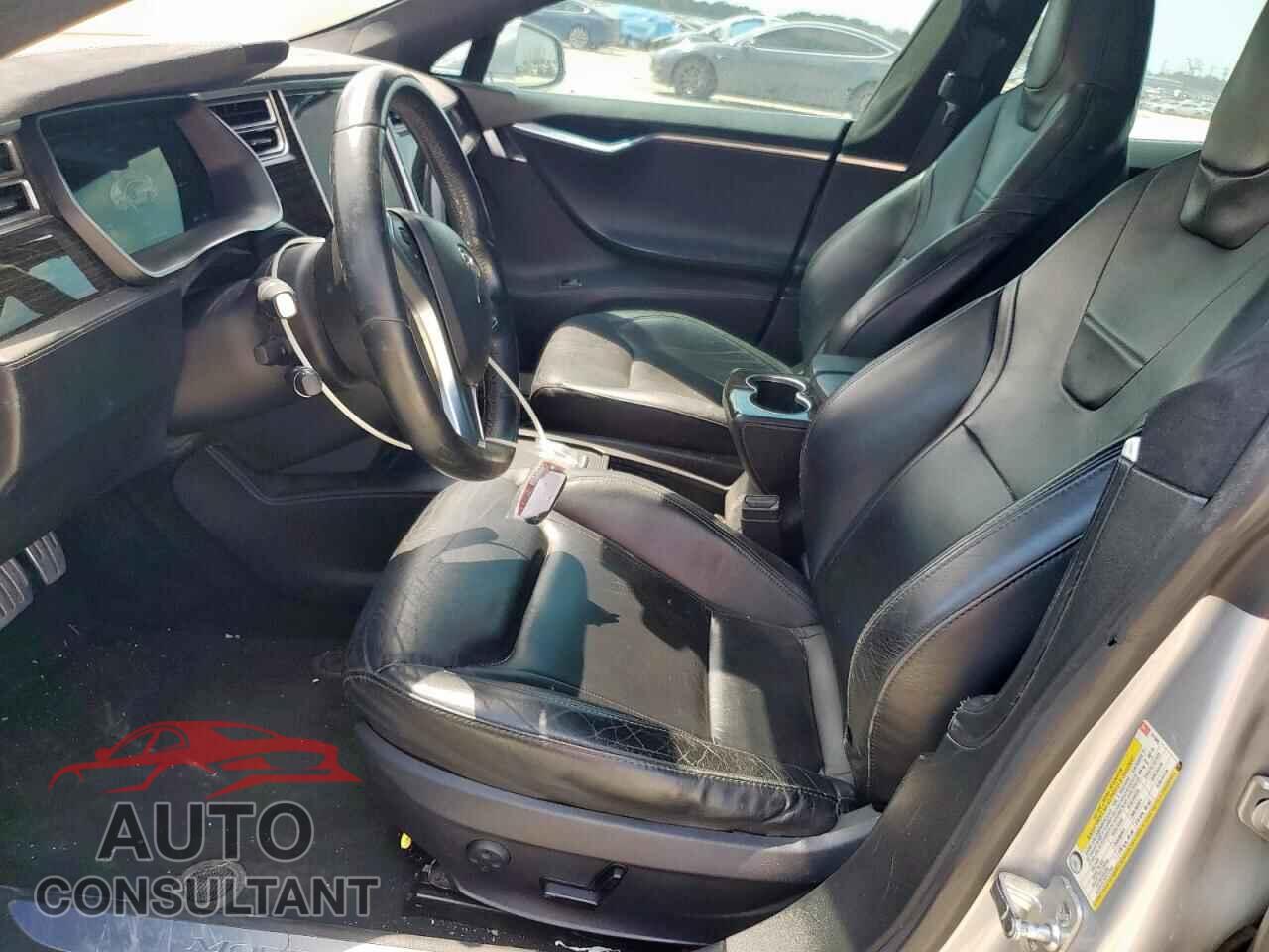 TESLA MODEL S 2016 - 5YJSA1E46GF141903