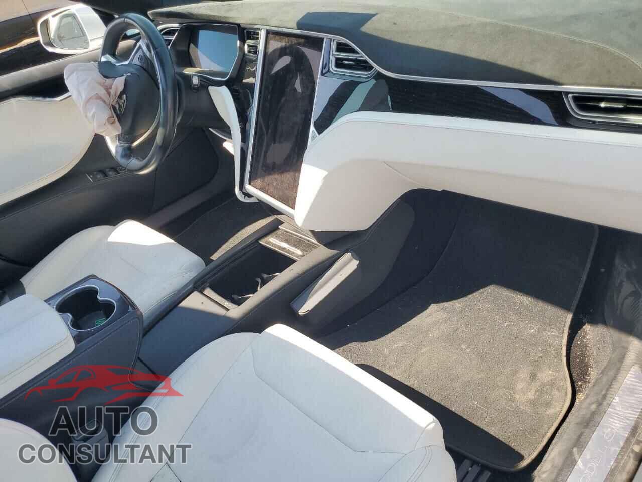 TESLA MODEL S 2017 - 5YJSA1E17HF204837