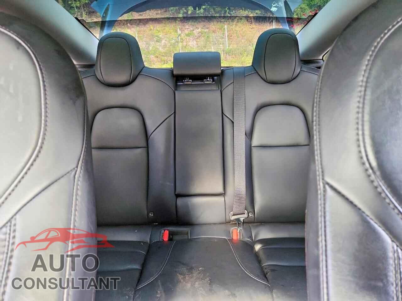 TESLA MODEL 3 2021 - 5YJ3E1EB0MF992565