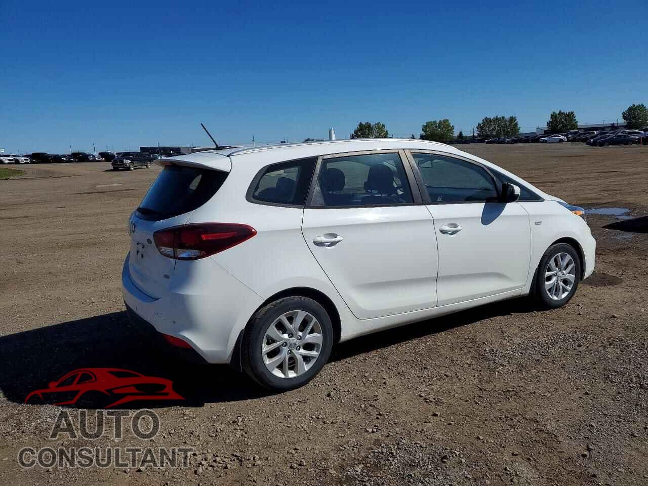 KIA RONDO 2017 - KNAHT8A3XH7180329