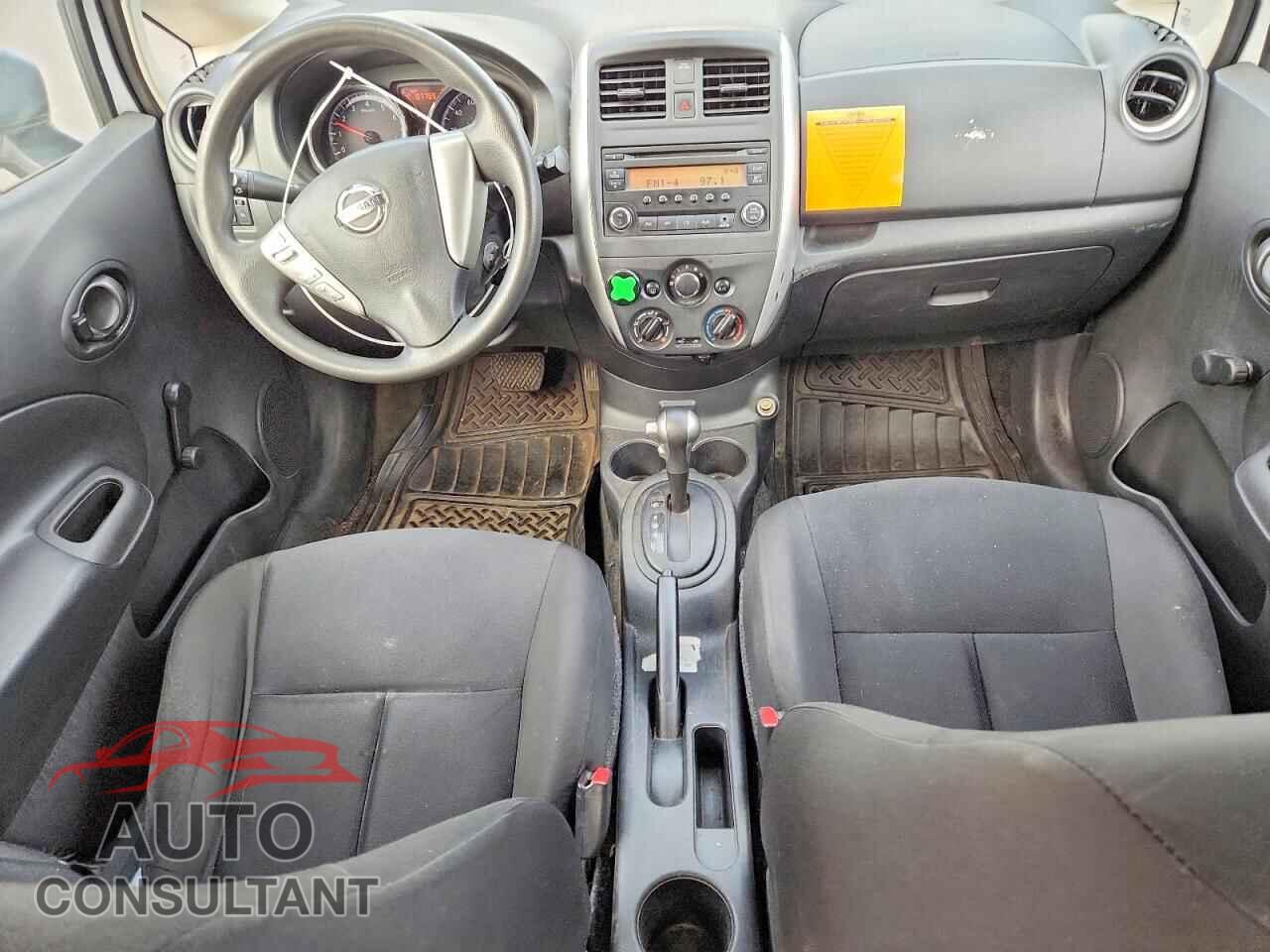 NISSAN VERSA 2017 - 3N1CE2CP2HL367373