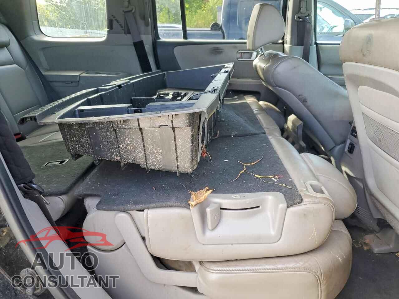 HONDA PILOT 2011 - 5FNYF4H5XBB072885