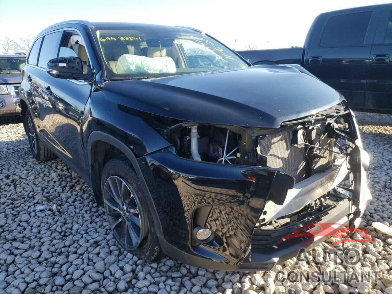 TOYOTA HIGHLANDER 2019 - 5TDJZRFH9KS596673
